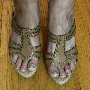 SOFFT size 10 tan leather open toe heel 1” platform at toe for comfort